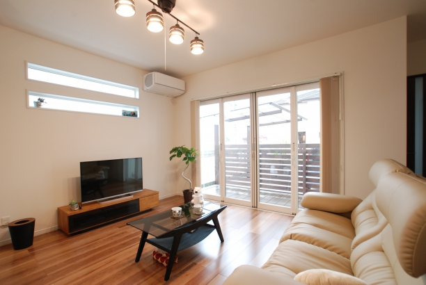 白と黒のモダン邸宅 (施工:株式会社ストライズホーム)