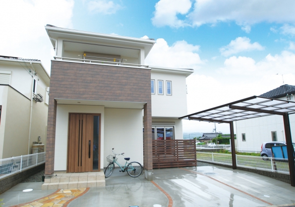 白と黒のモダン邸宅 (施工:アーバン・クリエイト)